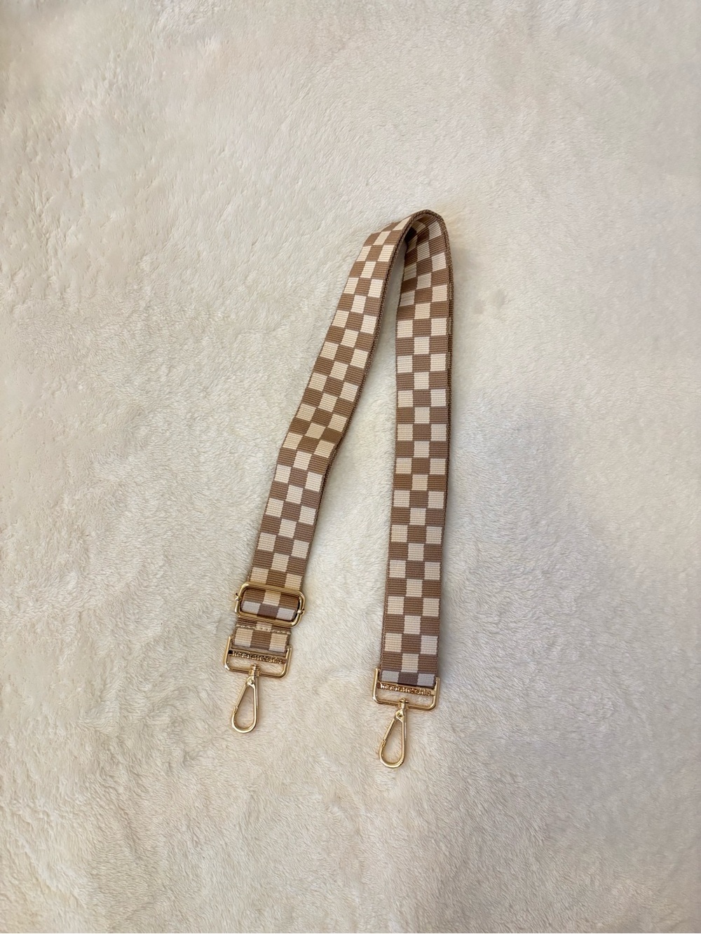 NWOT taupe Lizzie checkered adjustable bag strap // modern+chic
